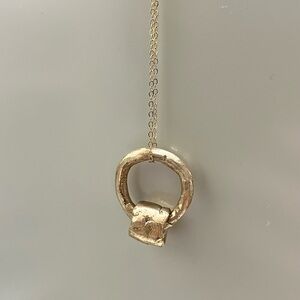 Circle spinner pendant